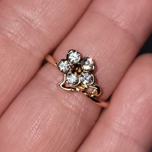 Flower Ring Gold Tone Rhinestone Gem